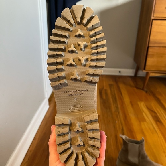 Freda Salvador BROOKE RAIN RESISTANT BOOT - Picture 8 of 13